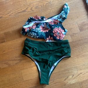 Cupshe one shoulder green floral bikini. High waisted bottoms. New with tags!
